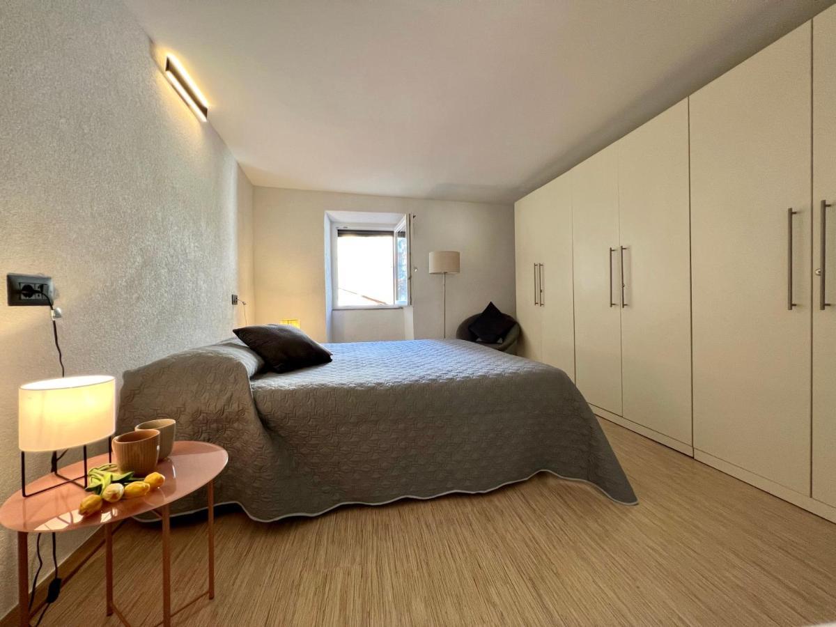 Apartment Eleni ロヴィニ エクステリア 写真