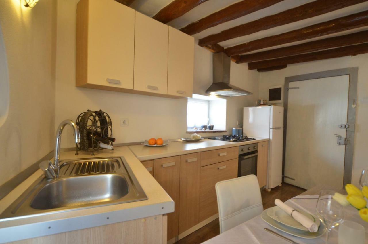 Apartment Eleni ロヴィニ エクステリア 写真